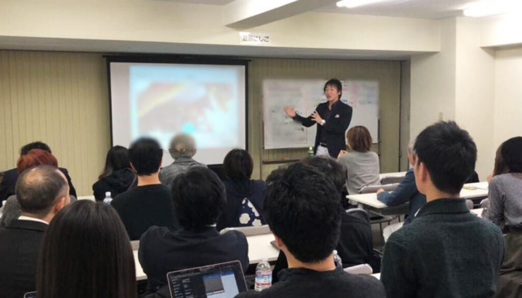 なか。たつやによる講演・企業研修の様子